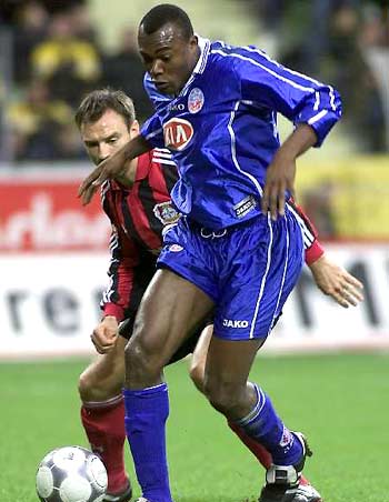 毫无悬念地 毫无悬念地